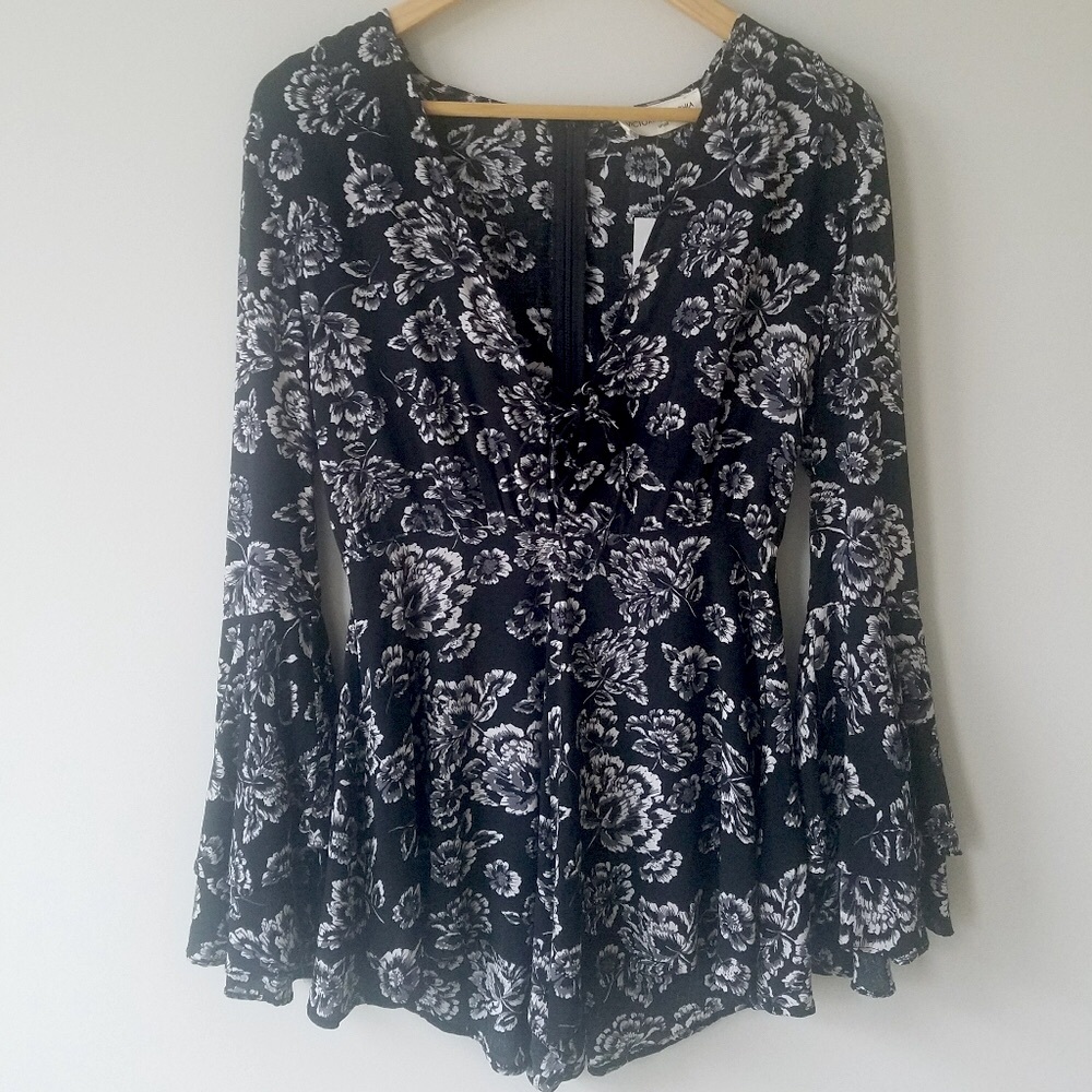 Lace-up Romper, Flowing Sleeves
